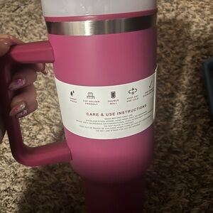 COPY - Stanley type cup (adjacent)